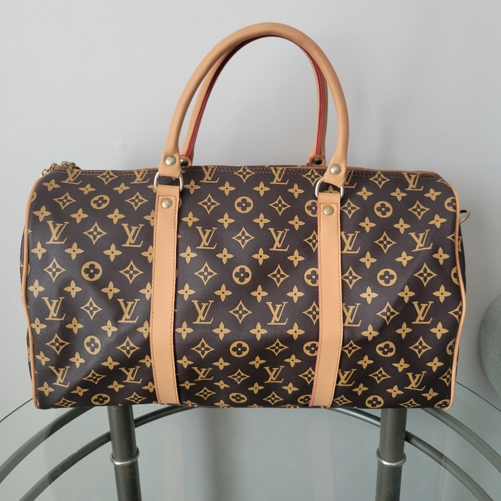 Duffel bag size W17xW8xH10